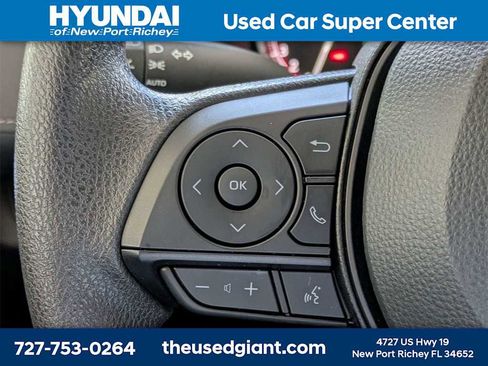 Used 2025 Toyota RAV4 XLE image 33