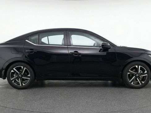 Used 2025 Nissan Sentra SV image 11