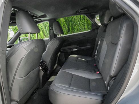 Used 2025 Lexus RX 350 Premium w/ Accessory Package AWD/4WD image 31