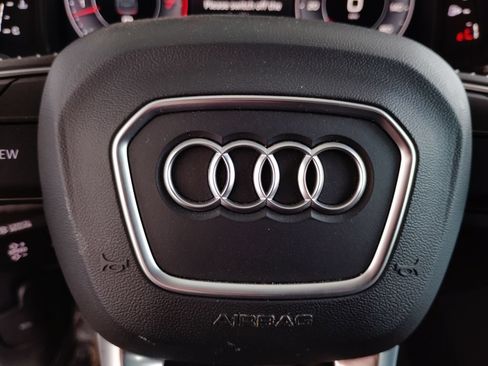 Used 2019 Audi Q8 Premium Plus w/ Premium Plus AWD/4WD image 28