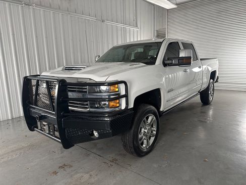 Used 2017 Chevrolet Silverado 2500 High Country w/ Duramax Plus Package image 4