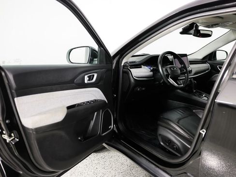 Used 2022 Jeep Compass Latitude w/ Sun and Sound Group image 21