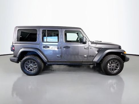 Used 2026 Jeep Wrangler Unlimited Sport AWD/4WD image 8