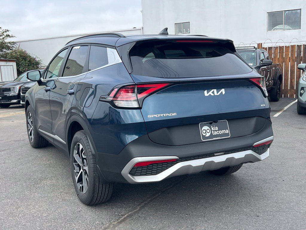 Certified 2025 Kia Sportage EX w/ EX Premium Package AWD/4WD image 9
