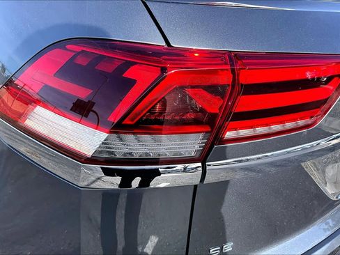 Used 2021 Volkswagen Atlas Cross Sport SE image 25