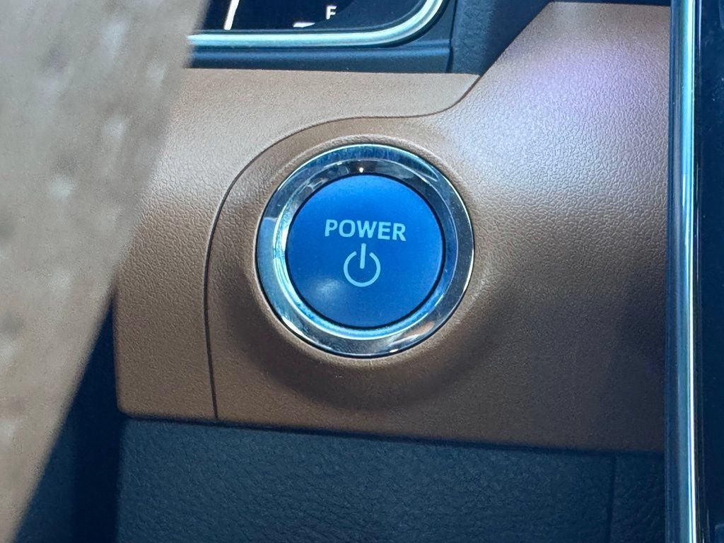 Used 2019 Toyota Avalon Limited w/ Advanced Safety Package FWD image 8