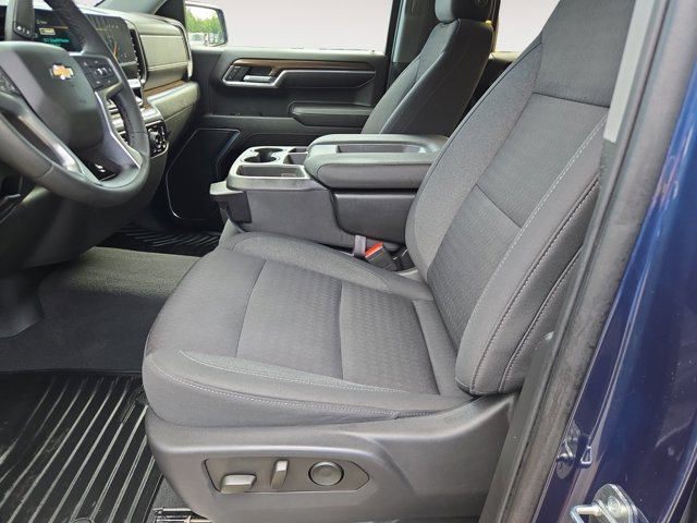 Used 2023 Chevrolet Silverado 1500 LT AWD/4WD image 17