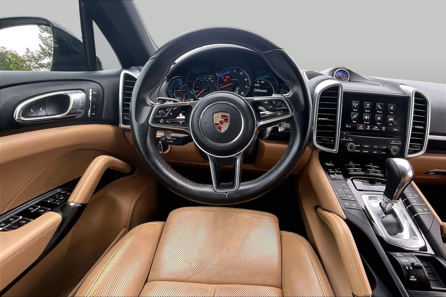 Used 2018 Porsche Cayenne AWD/4WD image 5