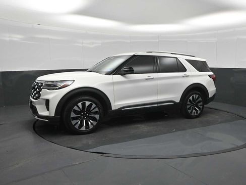 Certified 2026 Ford Explorer Platinum w/ LUX Leather Package AWD/4WD image 3