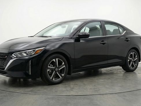 Used 2025 Nissan Sentra SV image 3