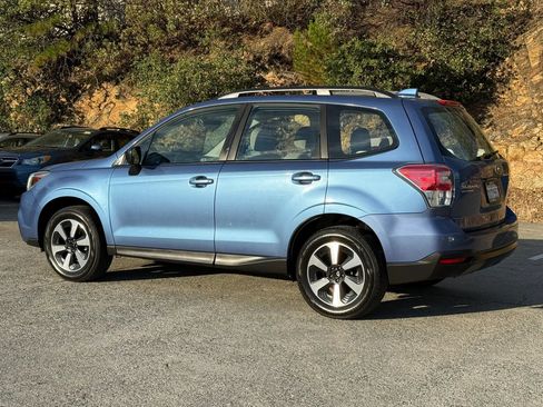 Used 2017 Subaru Forester 2.5i w/ Alloy Wheel Package AWD/4WD image 3