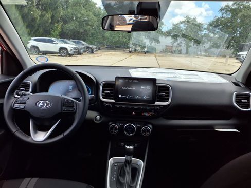 New 2025 Hyundai Venue SEL image 15