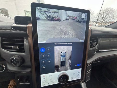 Used 2023 Ford F150 Lightning Lariat w/ Equipment Group 511A High image 17