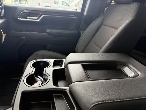 Used 2024 GMC Sierra 1500 Elevation image 30