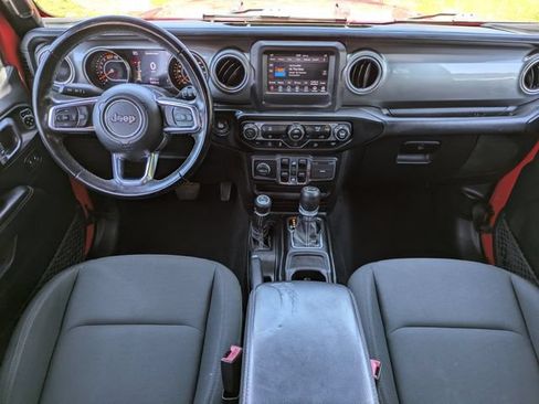 Used 2020 Jeep Wrangler Unlimited Sahara AWD/4WD image 16