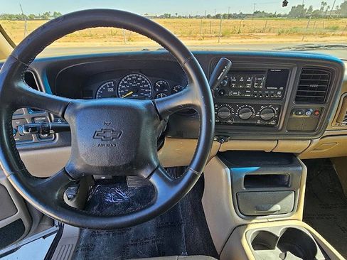 Used 2002 Chevrolet Avalanche 2WD w/ Convenience Pkg image 26