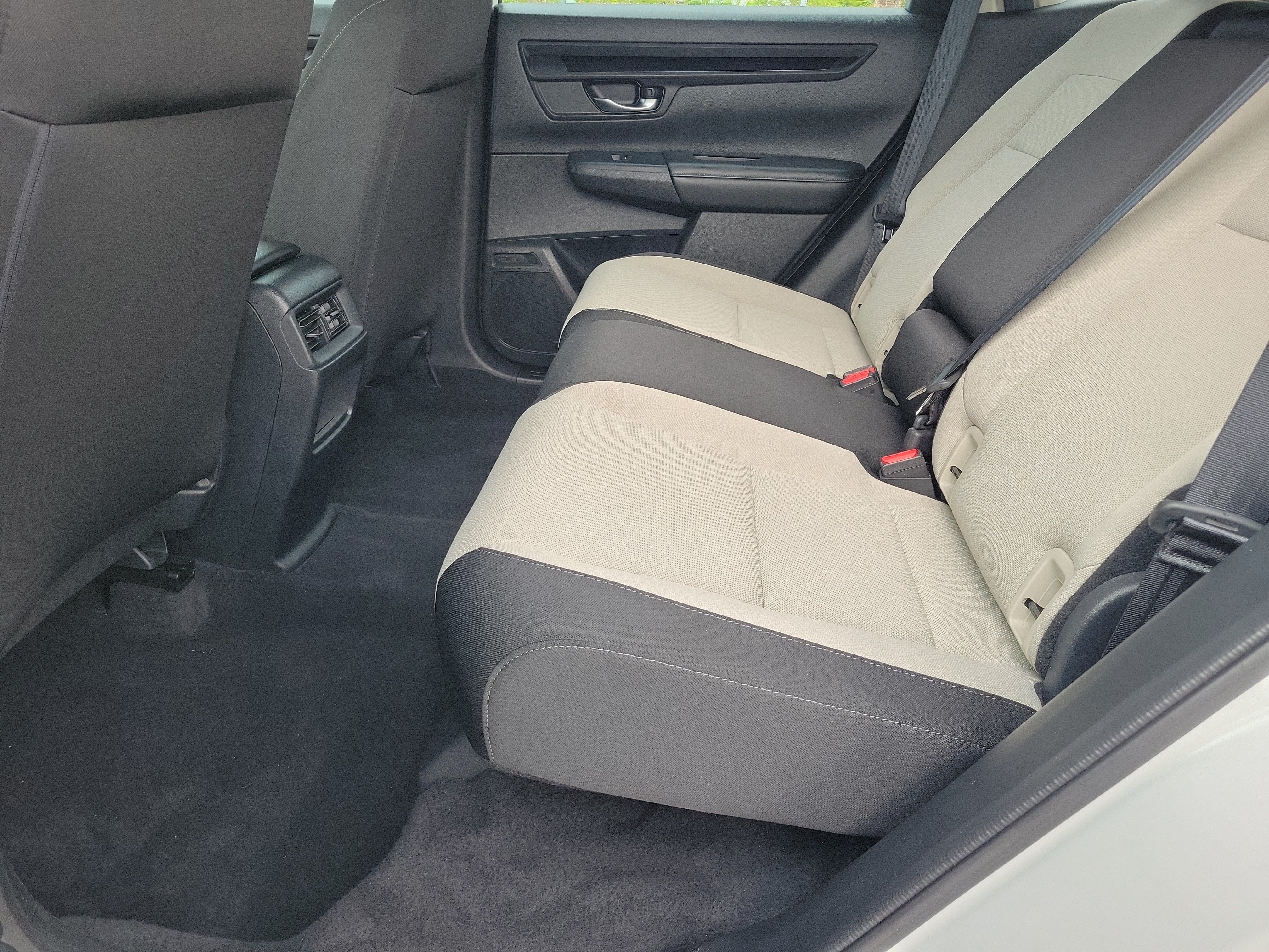 Used 2024 Honda CR-V LX image 13