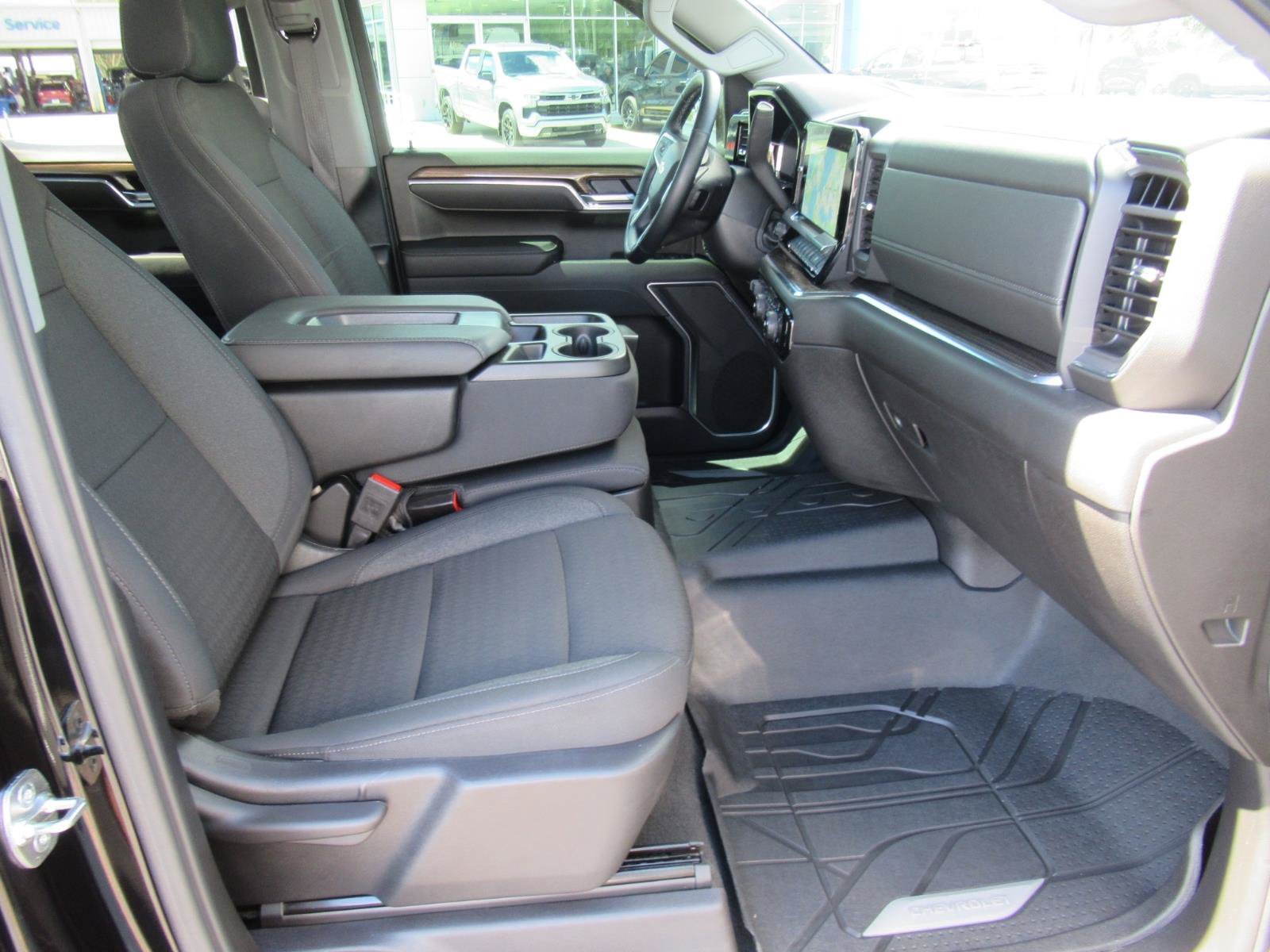 Used 2025 Chevrolet Silverado 1500 LT RWD image 13