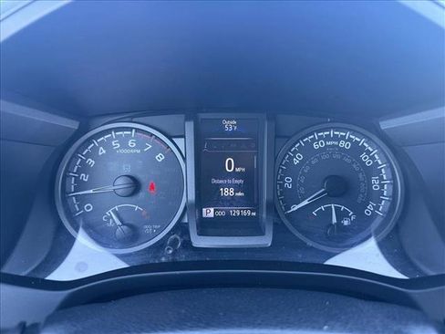 Used 2017 Toyota Tacoma TRD Off-Road w/ Premium & Technology Package image 15