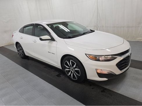 Used 2023 Chevrolet Malibu RS FWD image 4