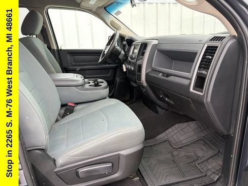 Used 2017 RAM 1500 Express AWD/4WD image 31