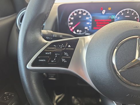 Certified 2025 Mercedes-Benz GLB 250 image 17