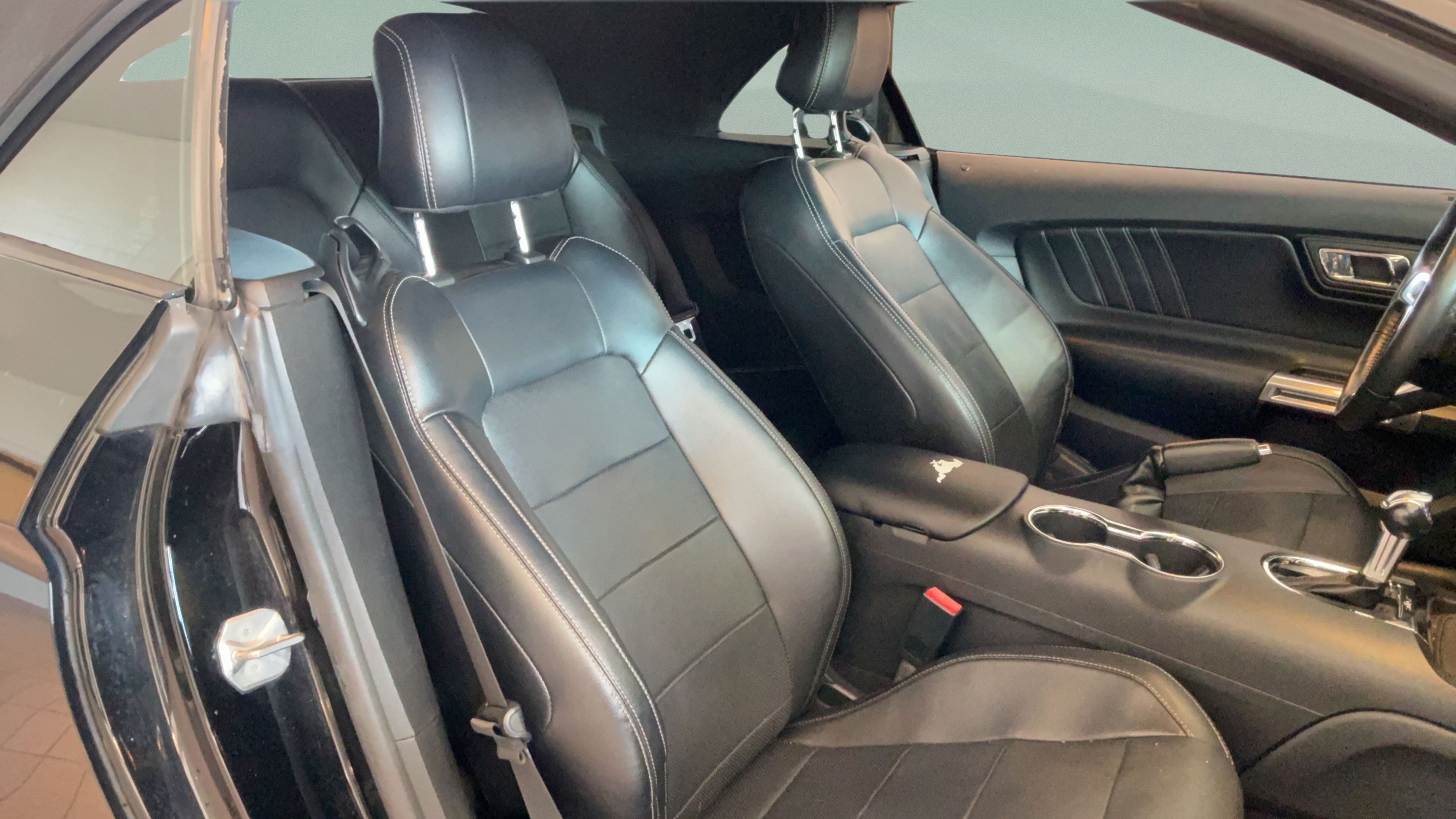 Used 2017 Ford Mustang Premium RWD image 27