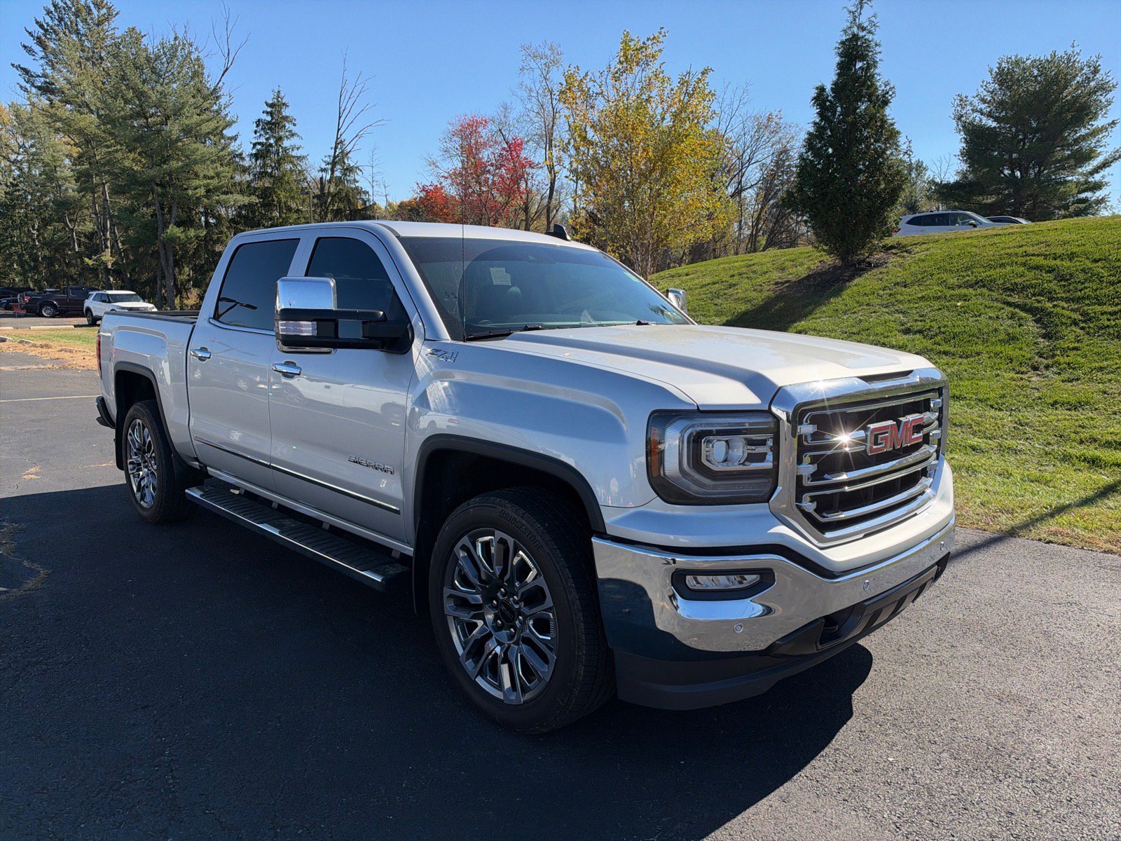 Used 2018 GMC Sierra 1500 SLT AWD/4WD image 3