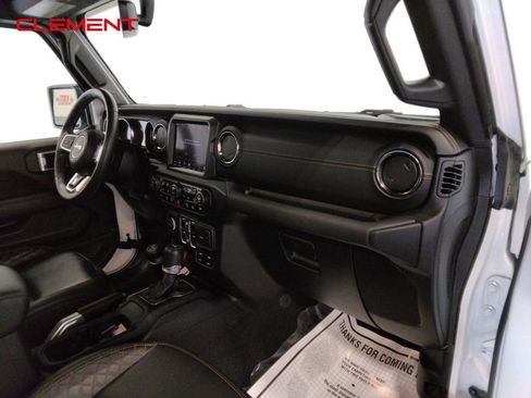 Used 2022 Jeep Wrangler Unlimited Sahara image 42