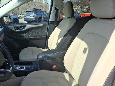 Used 2022 Ford Escape SE w/ Cold Weather Package image 7