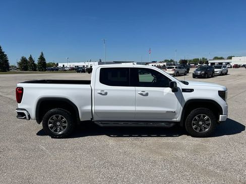 Used 2024 GMC Sierra 1500 AT4 w/ AT4 Premium Package AWD/4WD image 4