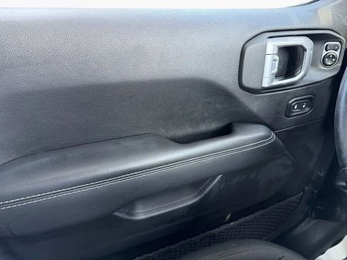 Used 2021 Jeep Gladiator Overland w/ Uconnect 4C Nav & Sound Group image 12