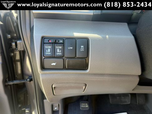Used 2017 Honda Odyssey EX-L image 24