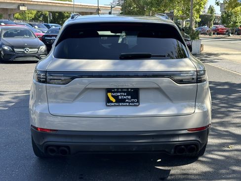 Used 2023 Porsche Cayenne S AWD/4WD image 9