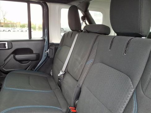 Certified 2025 Jeep Wrangler Unlimited Rubicon 4xe w/ Safety Group AWD/4WD image 11