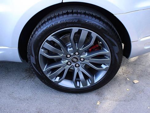Used 2017 Land Rover Range Rover Sport HSE Dynamic AWD/4WD image 8