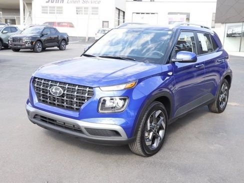 Certified 2026 Hyundai Venue SEL FWD image 8