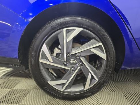 Used 2025 Hyundai Elantra Sport image 21