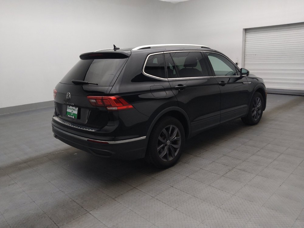 Used 2023 Volkswagen Tiguan SE w/ Panoramic Sunroof Package FWD image 10