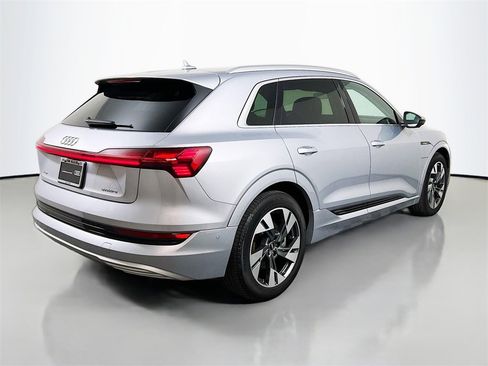 Certified 2022 Audi e-tron Premium Plus w/ Premium Plus Package image 7