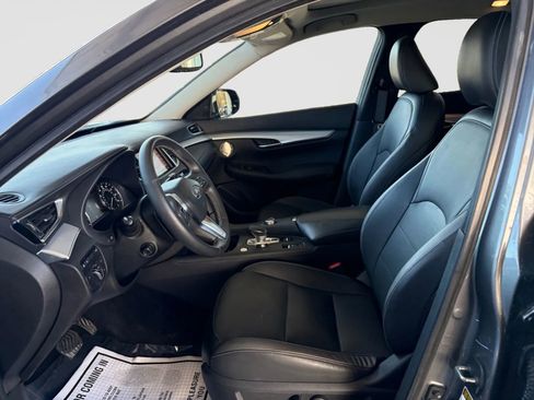 Used 2019 INFINITI QX50 Essential w/ Premium Heat Package image 10