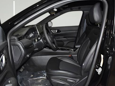 New 2026 Jeep Compass Latitude AWD/4WD image 10