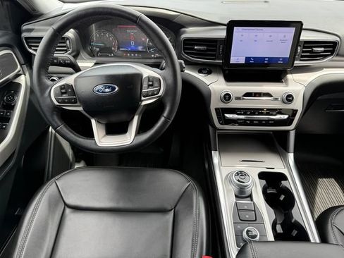 Certified 2024 Ford Explorer XLT w/ Equipment Group 202A AWD/4WD image 8