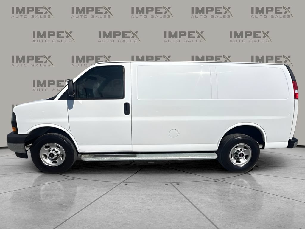 Used 2022 GMC Savana 2500 w/ Driver Convenience Package RWD image 2