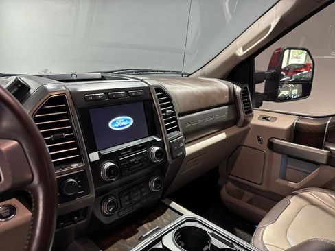 Used 2019 Ford F250 Limited w/ FX4 Off-Road Package AWD/4WD image 18