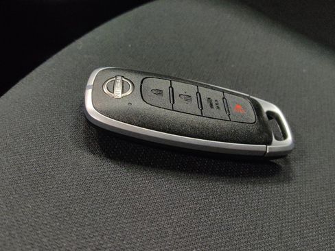 Used 2023 Nissan Sentra SV FWD image 32