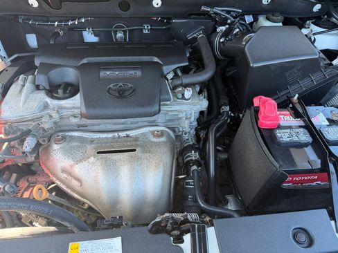 Used 2018 Toyota RAV4 XLE AWD/4WD image 8