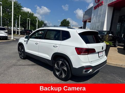 Used 2024 Volkswagen Taos SE AWD/4WD image 4