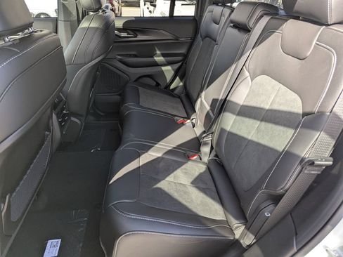 New 2025 Jeep Grand Cherokee Altitude RWD image 31
