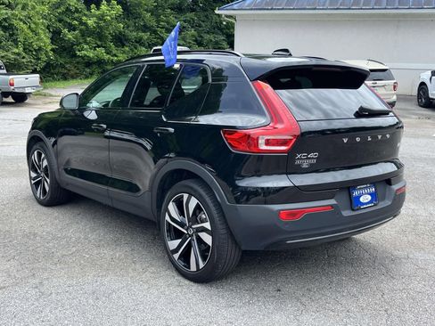 Used 2025 Volvo XC40 B5 Plus AWD/4WD image 5